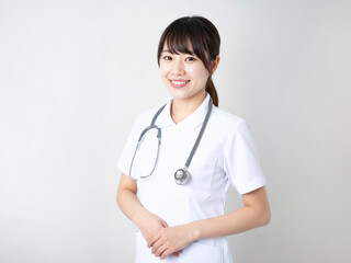 若い女性の看護師　AI生成画像  