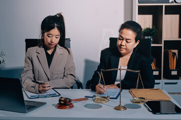 Concept of legal counseling. The lawyer or legal counsel is listening and providing advice to business people.