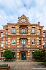 Vue extérieure de la mairie de Fresnes, France, commune française située dans le département du Val-de-Marne; en région Île-de-France, au sein de la Métropole du Grand Paris