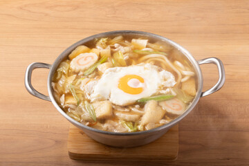 鍋焼きうどん