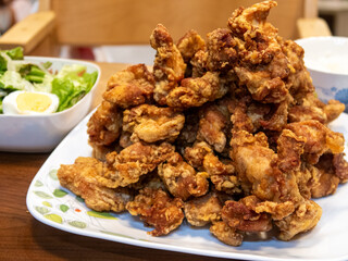 Obraz premium 大盛りの唐揚げ