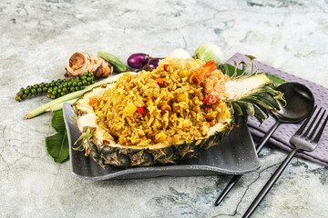 Pineapple fried rice with prawn