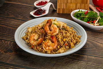 Vietnamese fried rice with prawn and squid Kom Ran