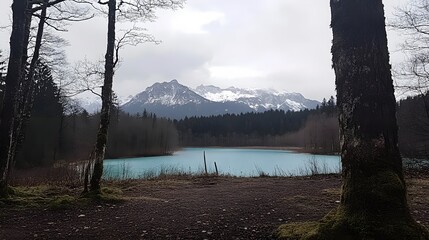 Stunning Turquoise Lake Mountain Scenery