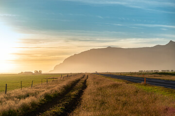 Fototapeta premium Nature’s Canvas: Iceland’s Sunsets Paint the Sky