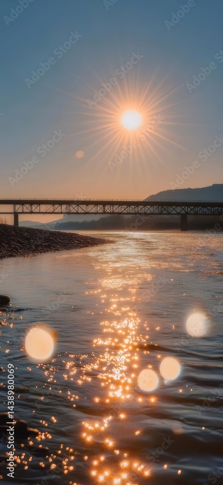 Poster 夕日の水面と橋のシルエットの風景 オレンジ色の光線と太陽の輝き 水面の反射 自然の風景画