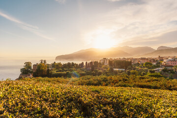 Obraz premium Streets in a touristic town, Sorrento near Amalfi coast, Italy. with a view of Naples and the Vesuvius volcano in the background