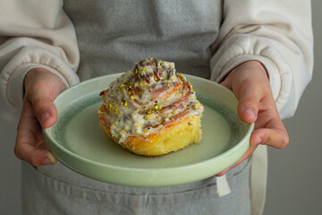bun with cream