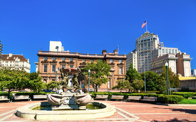 Naklejka premium Fountain of the Turtles at Huntington Park on Nob Hill in San Francisco, United States