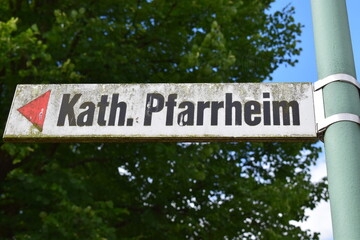 street sign, Kath. PFarrheim
