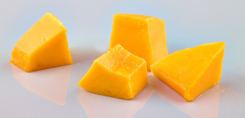 Mango Stuecke, Obst, isoliert, Vitamine, 