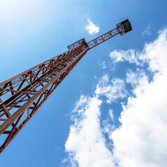 Construction crane