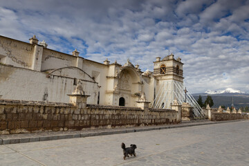 Yanque, nestled in the majestic Colca Valley of Peru, offers a picturesque blend of colonial architecture and breathtaking landscapes