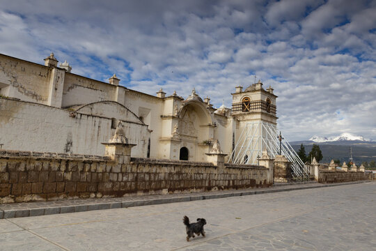 Yanque, nestled in the majestic Colca Valley of Peru, offers a picturesque blend of colonial architecture and breathtaking landscapes