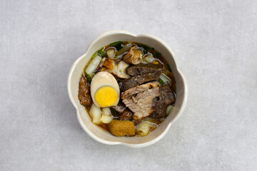 Rolled rice noodle, Pork soup with egg