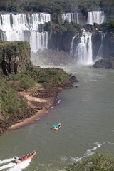 barco no rio iguaçu, dianta das cataratas do iguaçu, foz do iguaçu, paraná 