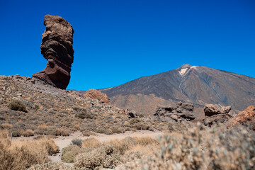 Roque Cinchado mit Teide im Hintergrund , Teneriffa, kanarische Inseln, Spanien