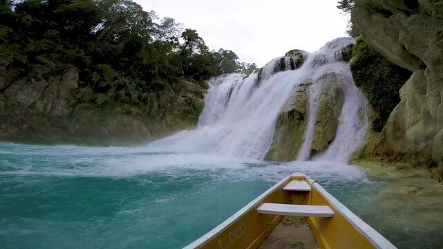Boat approaching el salto waterfall in san luis potosi