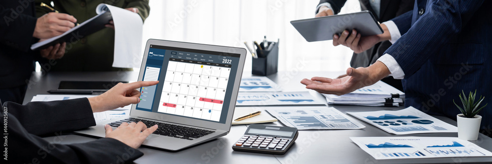 Aufkleber calendar on computer software application for brisk schedule planning for personal organizer and onl