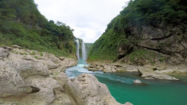 Tamul waterfall in the huasteca potosina region of san luis potos&iacute;, mexico