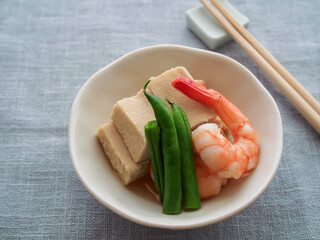 高野豆腐と海老の煮物