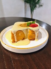 toast with creme brulee