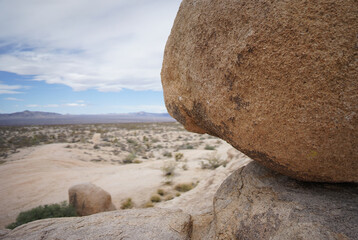 砂漠が続く景色