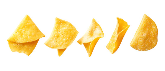 Naklejka premium Five crispy golden corn tortilla chips are dynamically positioned in a line and isolated against a clean white backdrop.