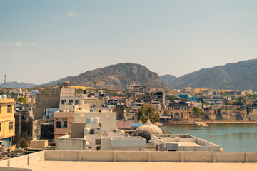 Pushkar Lake and ghats with pilgrims, Rajasthan, India – spiritual travel destination