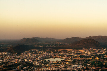Pushkar Lake and ghats with pilgrims, Rajasthan, India – spiritual travel destination
