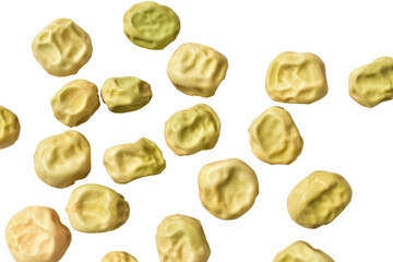Common pea seeds lie on a PNG background.