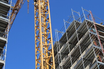 Lavori in corso nel cantiere edile in città