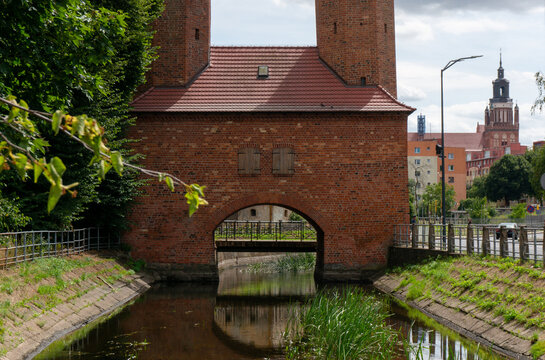 Canal with Port Gate, also known as Mill Gate (kanał Młyński wraz z Bramą Portową, inna nazwa Brama Młyńska). Stargard, Poland.
