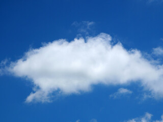 Obraz premium The sky is naturally clear with clouds.