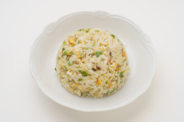 シンプルなチャーハン(具材は玉子・ネギ・しいたけ)