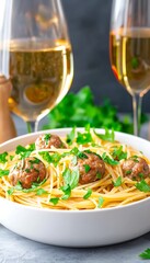 Pasta with meatballs & wine (1)