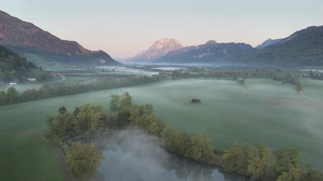 Ennstal mit Morgennebel