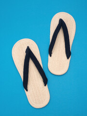 鼻緒タイプのルームサンダル