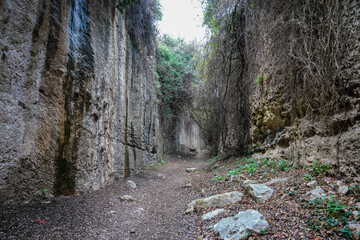 Vespasianus Titus Tunnel in Samandag, Hatay, Turkiye