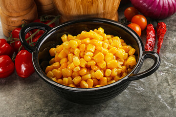 Sweet canned ripe corn grain