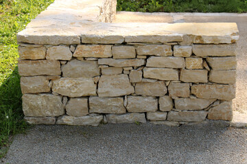 Mur en pierre sèche