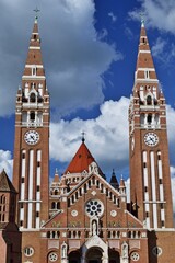 Votivkirche in Szeged, Ungarn, vertikal