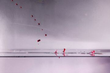farbe tropfen wasser rot
