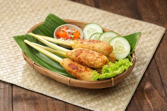 Sate Lilit is a variant of satay from Bali. This satay is made from pork, fish, chicken or beef, then mixed with grated coconut, coconut milk, lime, shallots and pepper.