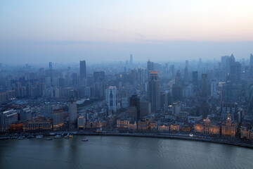 Fototapeta premium Shanghai, Ortsbild, Abenddämmerung, Abend, The Bund, Hochhaus, China, Asien, Fluss, Huangpu