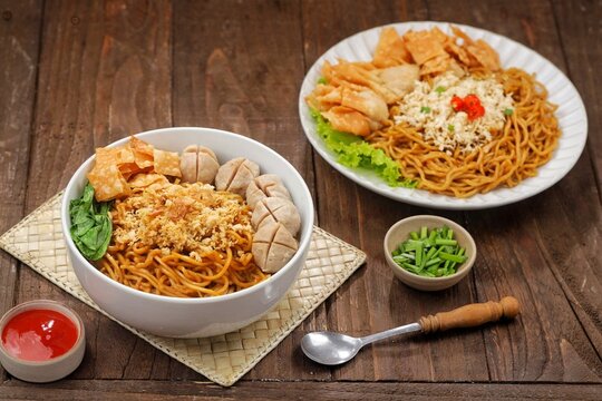 Mie Yamin atau Mie Ayam. Yamin noodles are synonymous with sweet taste. Served with fried dumplings and meatballs
