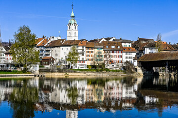 Olten, Stadt, Stadtturm, Aare, Fluss, Uferweg, Flussufer, Holzbrücke, Altstadt, Frühling,...