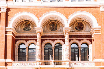  Victoria and Albert Museum in London - world's largest museum of applied arts with over 2.8 million objects. Founded in 1852