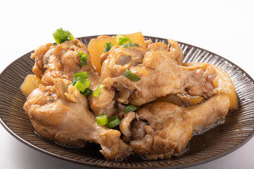 鶏手羽元と大根の煮物