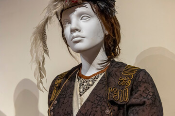 Mannequin of women dressed with vintage clothing © Mauro Rodrigues